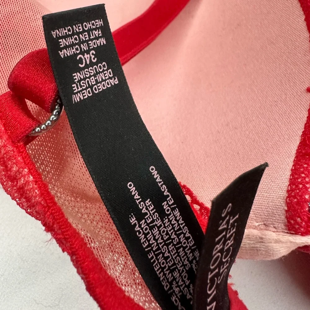 VICTORIA’S SECRET red lace push up bra - Picture 3 of 3